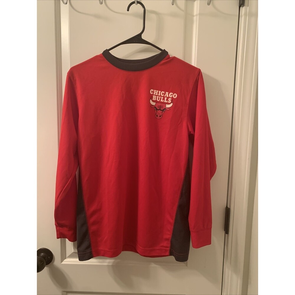 NBA Chicago Bulls Boys Athletic Shirt Size XL Red Grey